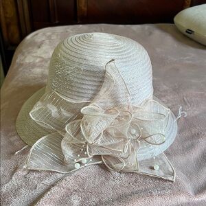 Ellen Tracy Cream Hat with Sheer Floral Design